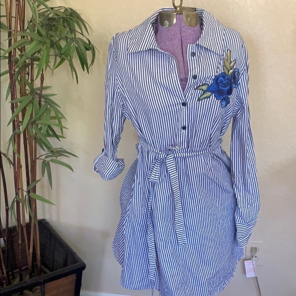 Embroidered 3/4 sleeve dress